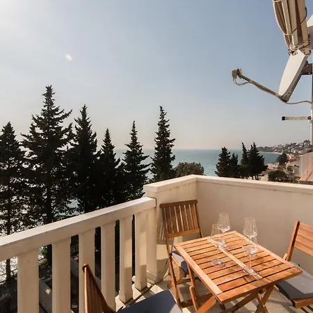 Sunrise Apartment